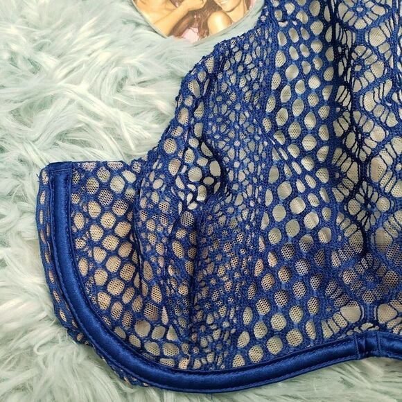 Victoria's Secret Women's Blue High Neck Unlined Bra Fish Net 32 C - Picture 3 of 6